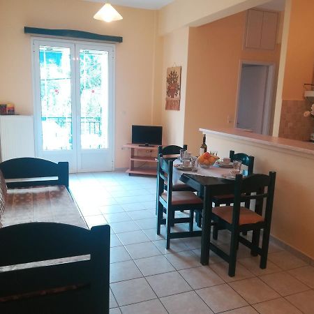 Konstantinos Apartments Agia Efimia Eksteriør bilde
