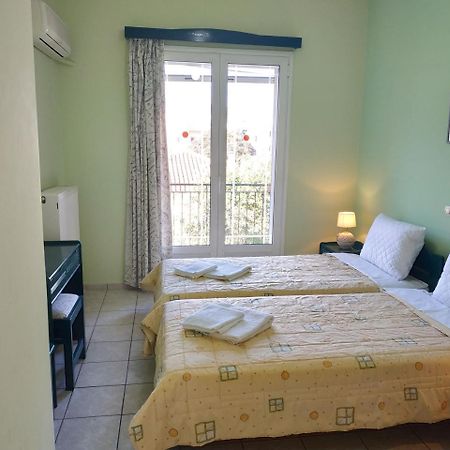 Konstantinos Apartments Agia Efimia Eksteriør bilde
