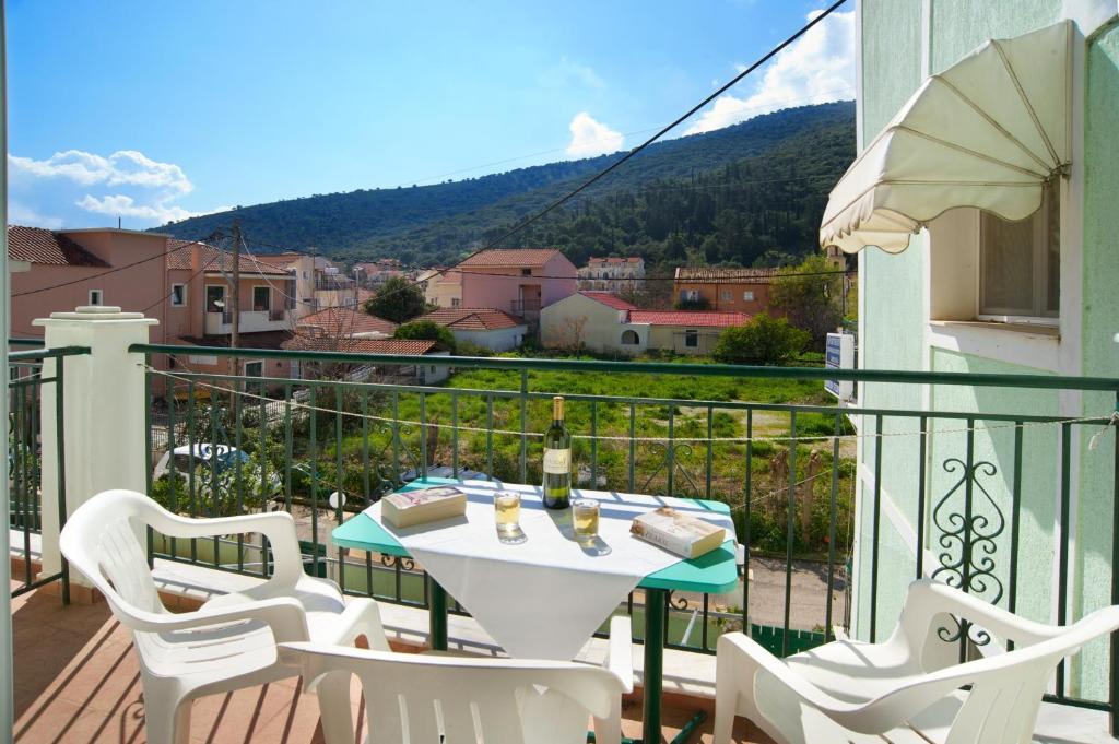 Konstantinos Apartments Agia Efimia Eksteriør bilde