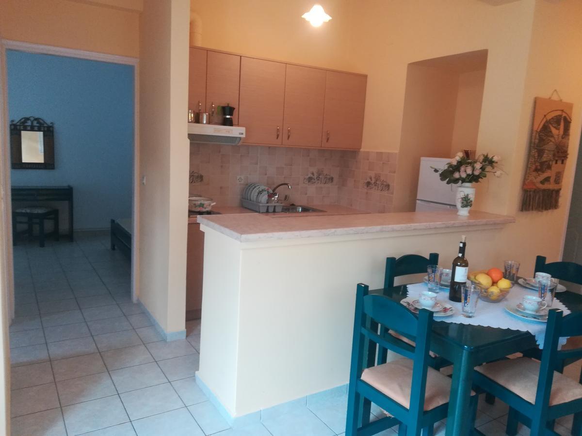 Konstantinos Apartments Agia Efimia Eksteriør bilde