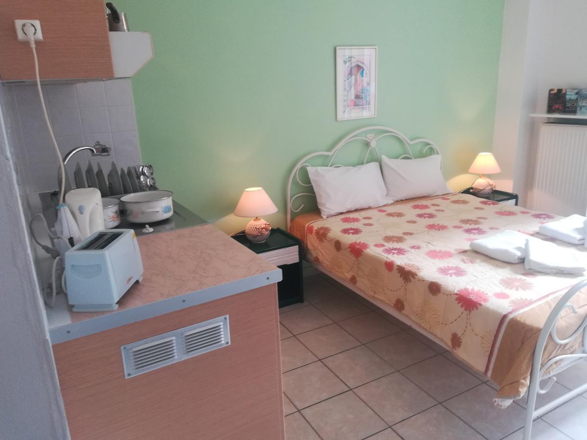 Konstantinos Apartments Agia Efimia Eksteriør bilde