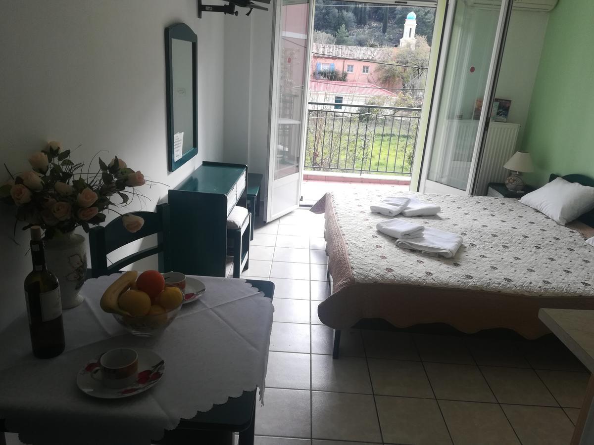 Konstantinos Apartments Agia Efimia Eksteriør bilde