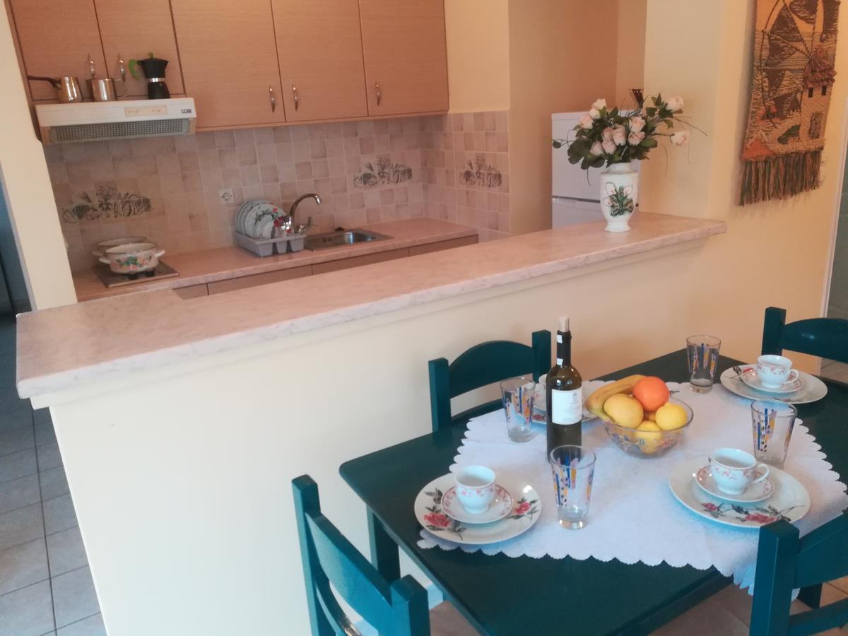 Konstantinos Apartments Agia Efimia Eksteriør bilde