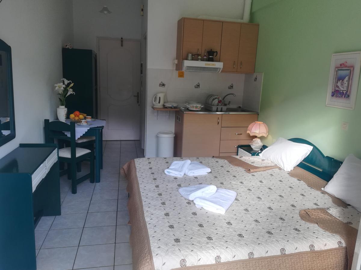 Konstantinos Apartments Agia Efimia Eksteriør bilde