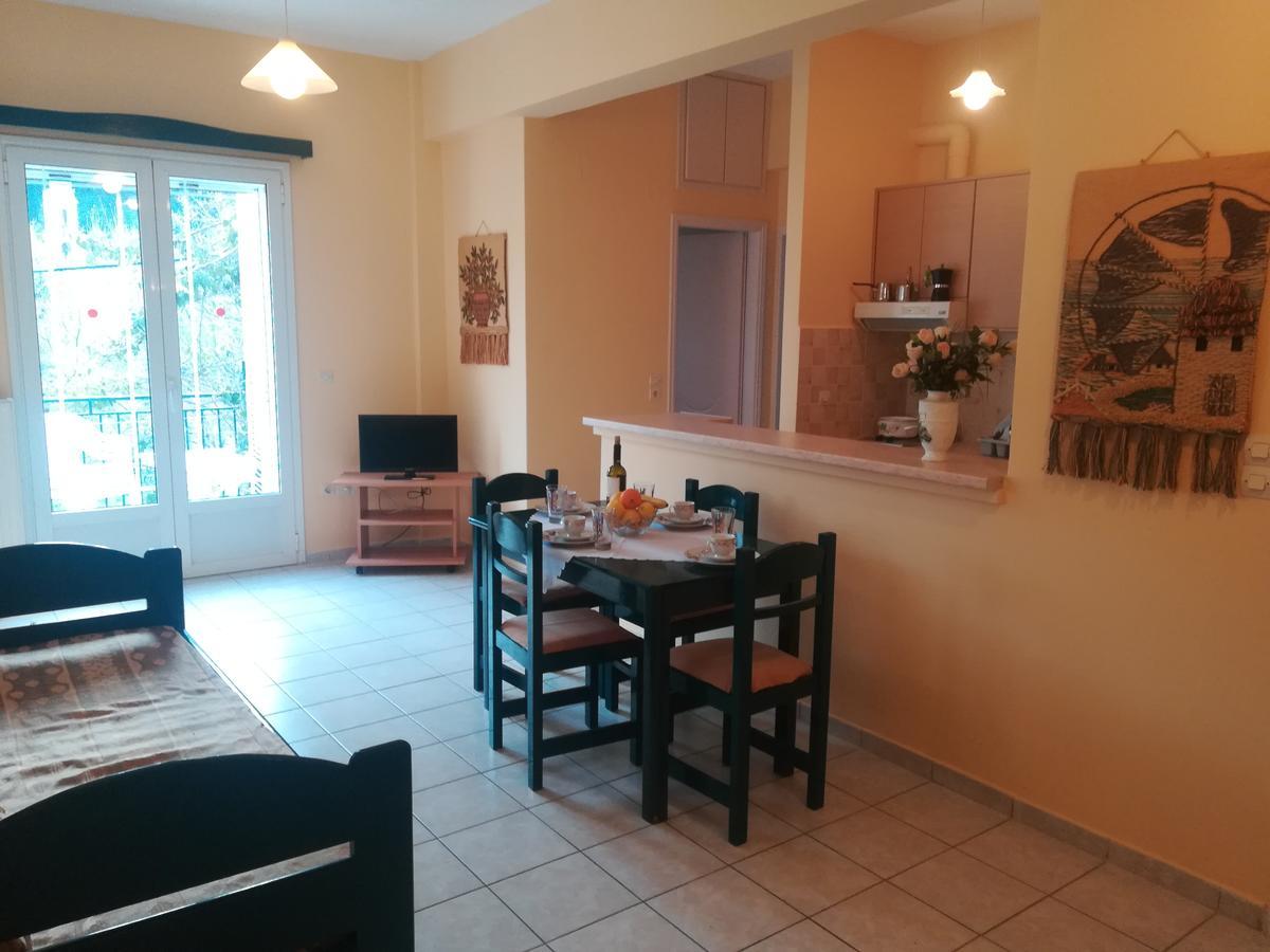 Konstantinos Apartments Agia Efimia Eksteriør bilde