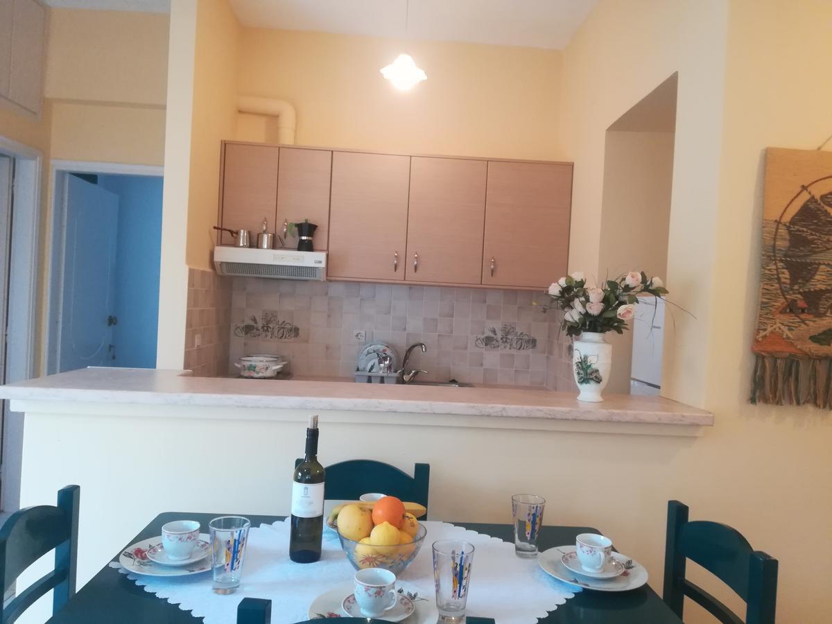 Konstantinos Apartments Agia Efimia Eksteriør bilde
