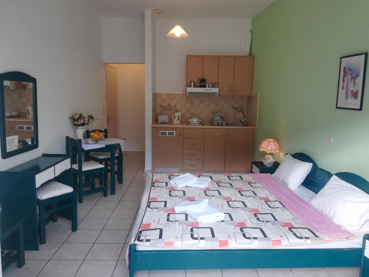 Konstantinos Apartments Agia Efimia Eksteriør bilde