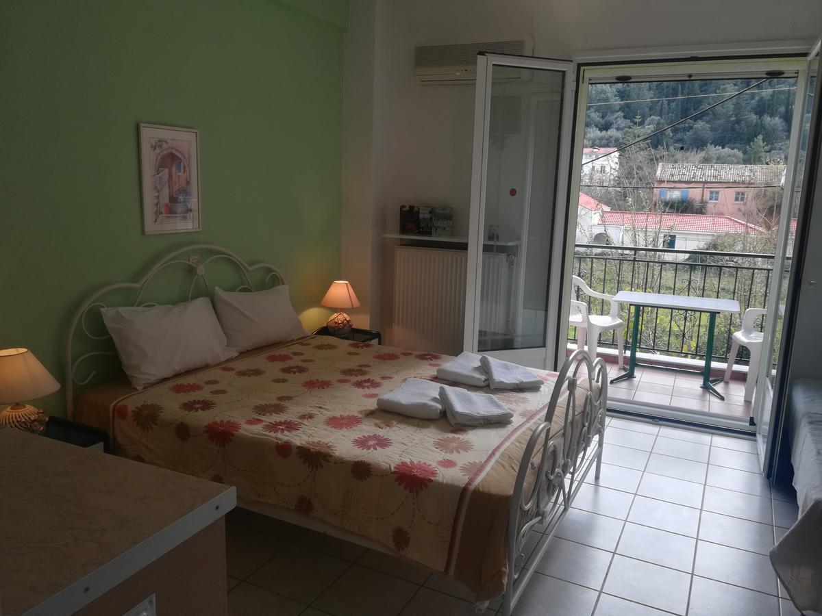 Konstantinos Apartments Agia Efimia Eksteriør bilde