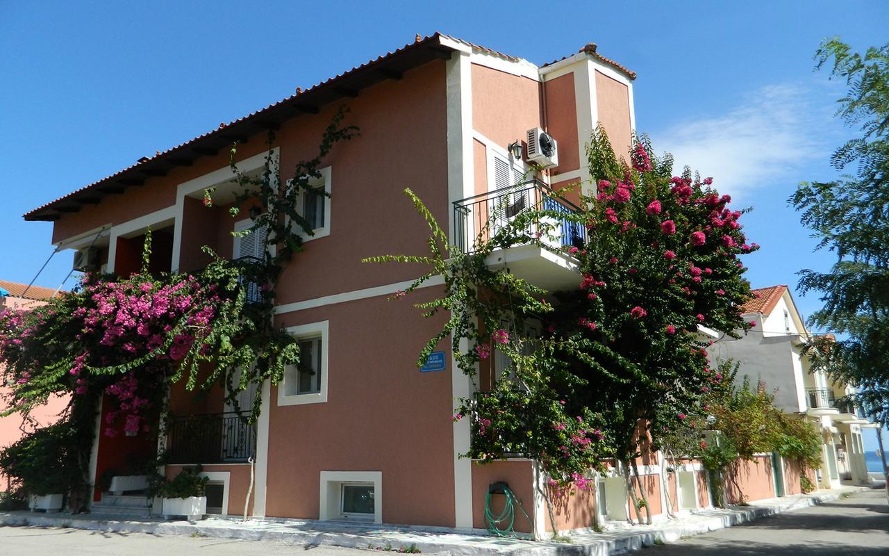 Konstantinos Apartments Agia Efimia Eksteriør bilde